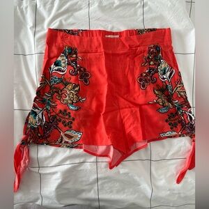 Sky and Sparrow Red Floral Tie-Hem Women's Shorts